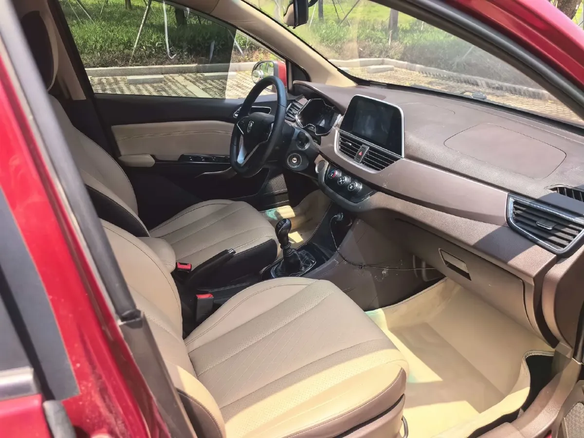 2017 BaoJun 310W 1.5L 112HP L4 6MT,autocango,china used car exporter,china ev exporter,chinese used car exporter,chinese used ev exporter