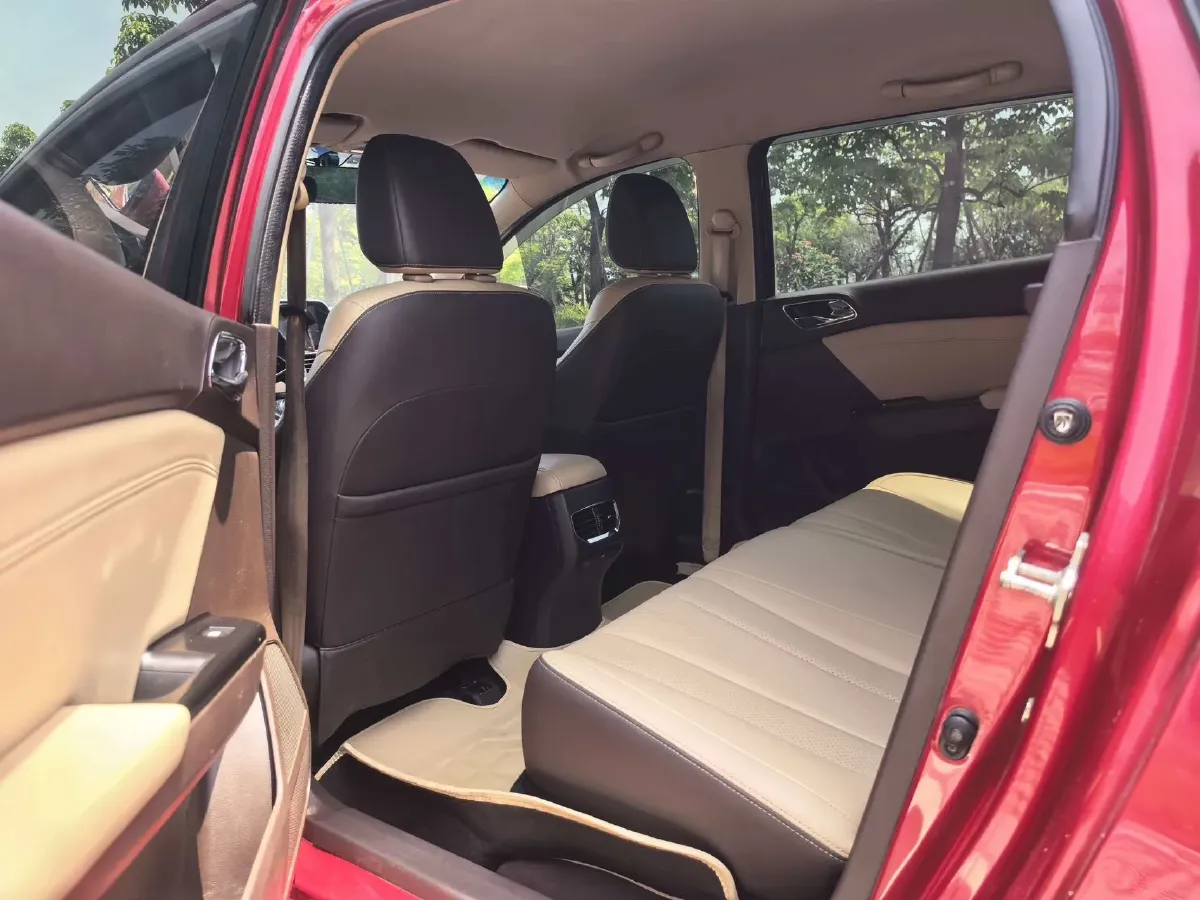 2017 BaoJun 310W 1.5L 112HP L4 6MT,autocango,china used car exporter,china ev exporter,chinese used car exporter,chinese used ev exporter