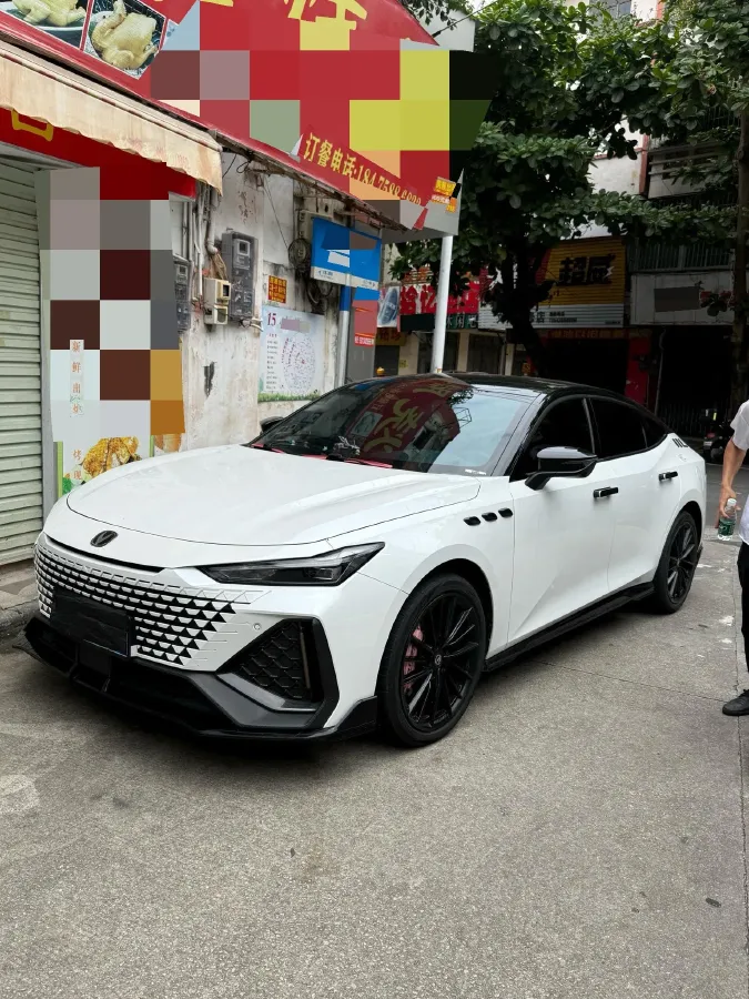 2023 ChangAn UNI-V 2.0T 233HP L4 8AT,autocango,china used car exporter,china ev exporter,chinese used car exporter,chinese used ev exporter