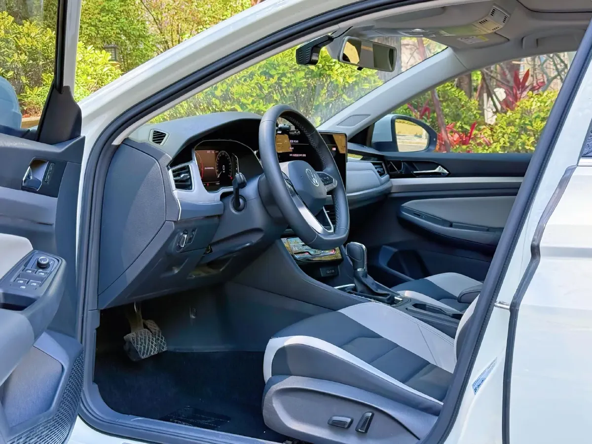 2024 Volkswagen Bora 1.5T 160HP L4 7DCT,autocango,china used car exporter,china ev exporter,chinese used car exporter,chinese used ev exporter