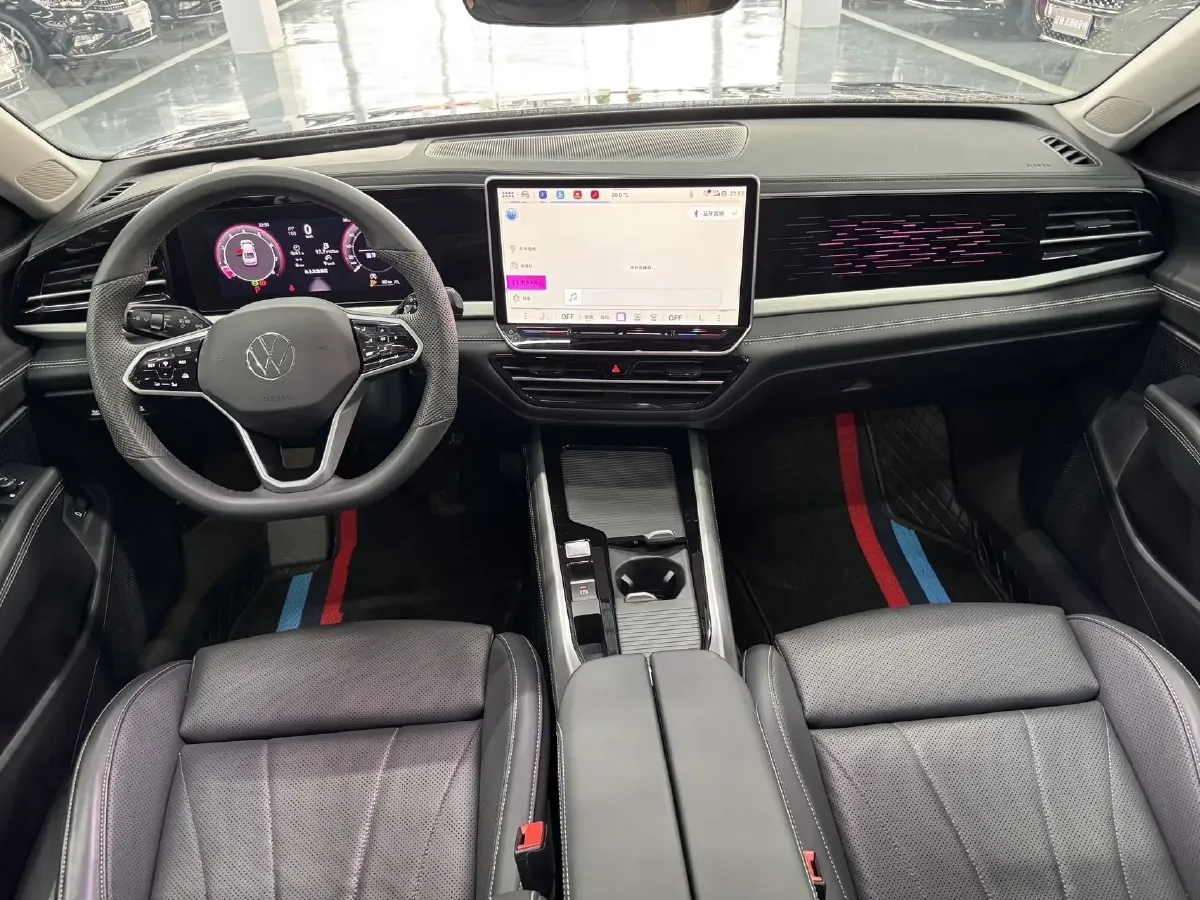 2025 Volkswagen Passat 2.0T 220HP L4 7DCT,autocango,china used car exporter,china ev exporter,chinese used car exporter,chinese used ev exporter