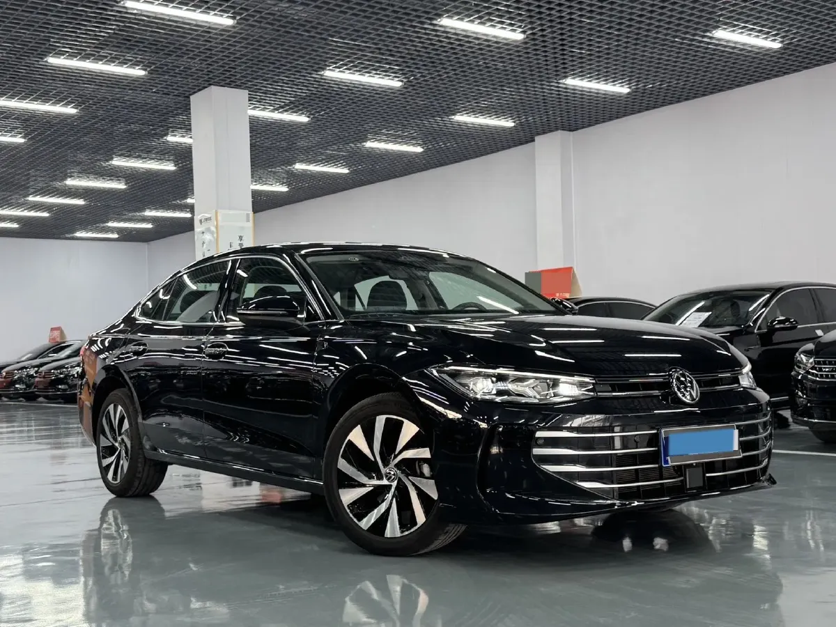 2025 Volkswagen Passat 2.0T 220HP L4 7DCT,autocango,china used car exporter,china ev exporter,chinese used car exporter,chinese used ev exporter
