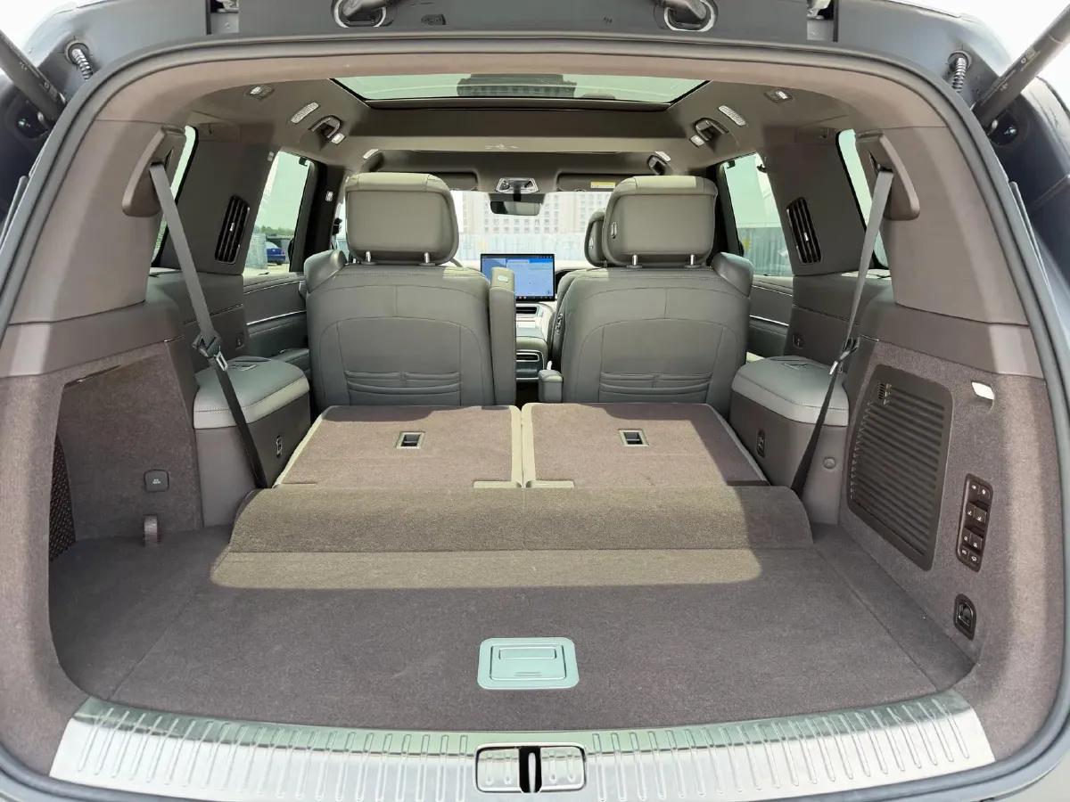 2026 Denza DenzaN9 2.0T 207HP L4 E-CVT PHEV,autocango,china used car exporter,china ev exporter,chinese used car exporter,chinese used ev exporter