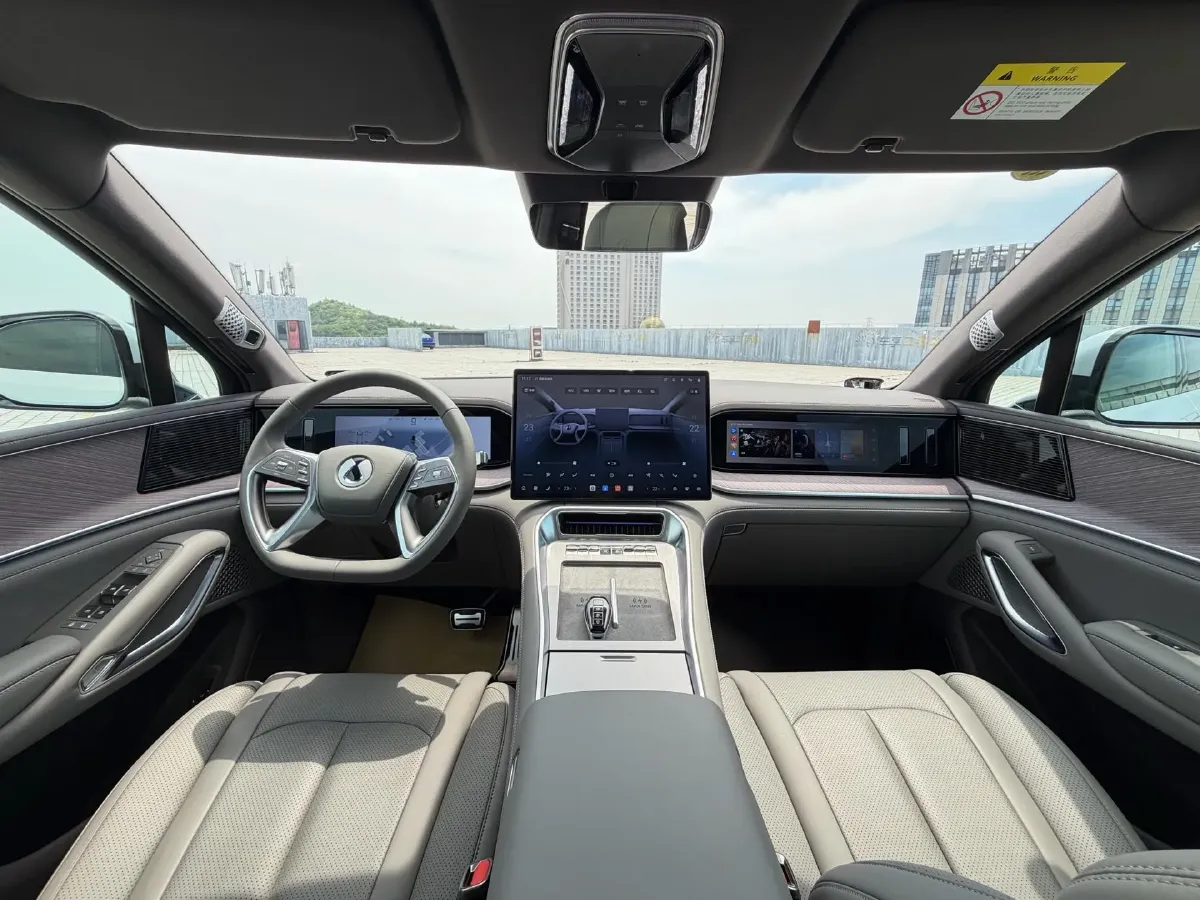 2026 Denza DenzaN9 2.0T 207HP L4 E-CVT PHEV,autocango,china used car exporter,china ev exporter,chinese used car exporter,chinese used ev exporter