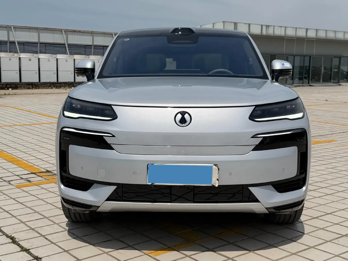 2026 Denza DenzaN9 2.0T 207HP L4 E-CVT PHEV,autocango,china used car exporter,china ev exporter,chinese used car exporter,chinese used ev exporter