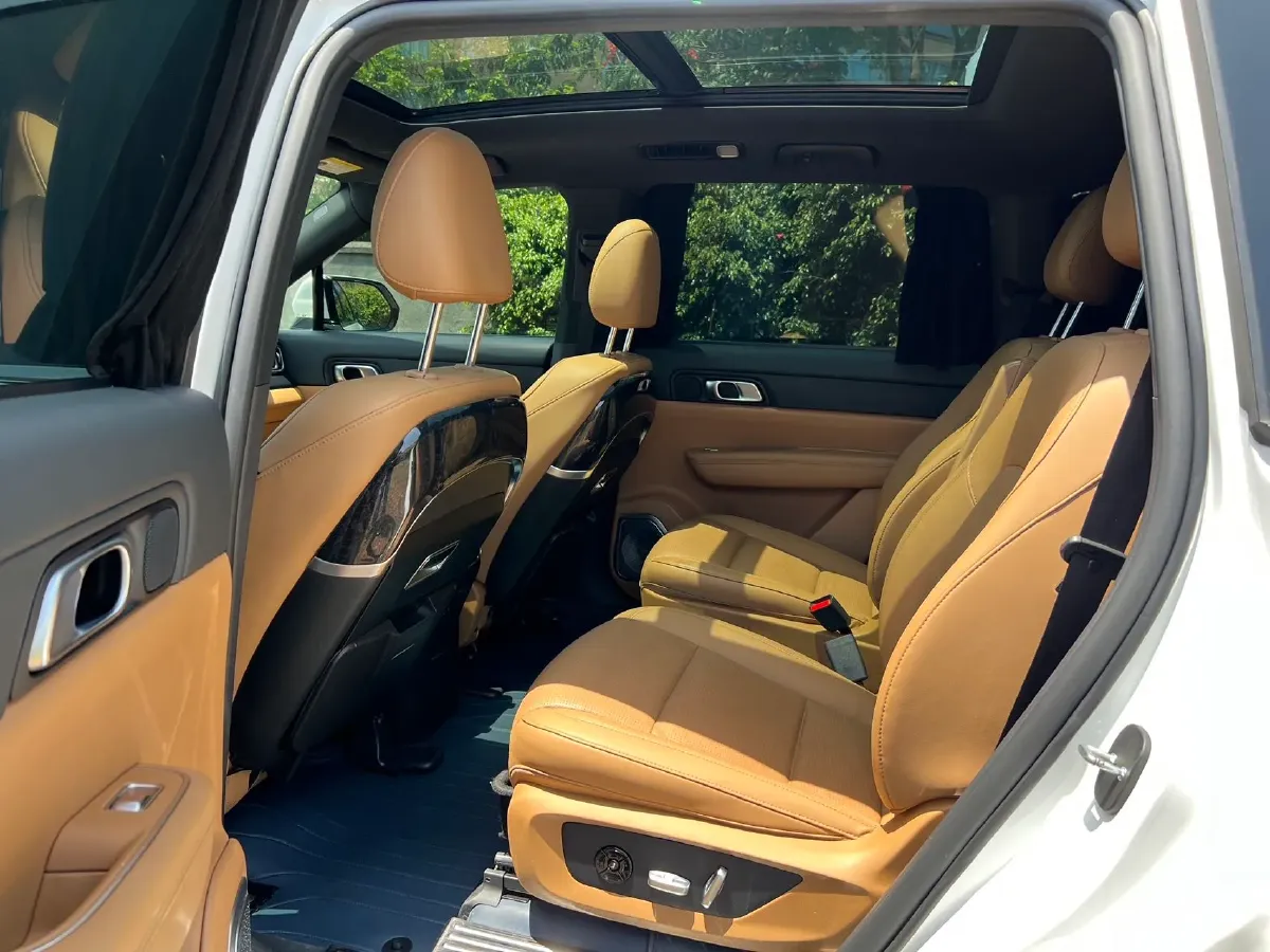 2021 Li ONE Range Extended 131HP REEV 40.5KWH,autocango,china used car exporter,china ev exporter,chinese used car exporter,chinese used ev exporter