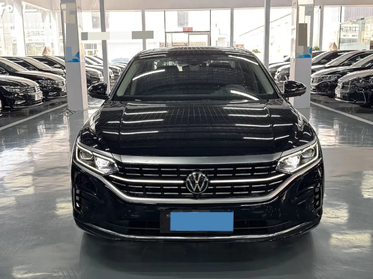 2024 Volkswagen Passat 2.0T 220HP L4 7DCT,autocango,china used car exporter,china ev exporter,chinese used car exporter,chinese used ev exporter