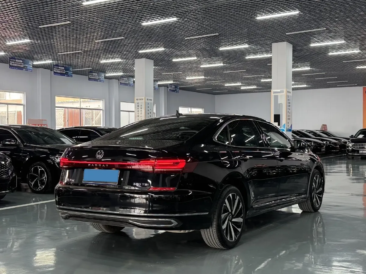 2024 Volkswagen Passat 2.0T 220HP L4 7DCT,autocango,china used car exporter,china ev exporter,chinese used car exporter,chinese used ev exporter