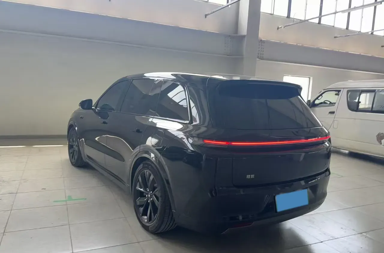 2023 Li L8 Range Extended 154HP REEV 40.9KWH,autocango,china used car exporter,china ev exporter,chinese used car exporter,chinese used ev exporter