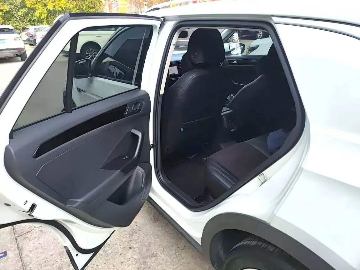 2022 Volkswagen T-Roc 1.4T 150HP L4 7DCT,autocango,china used car exporter,china ev exporter,chinese used car exporter,chinese used ev exporter