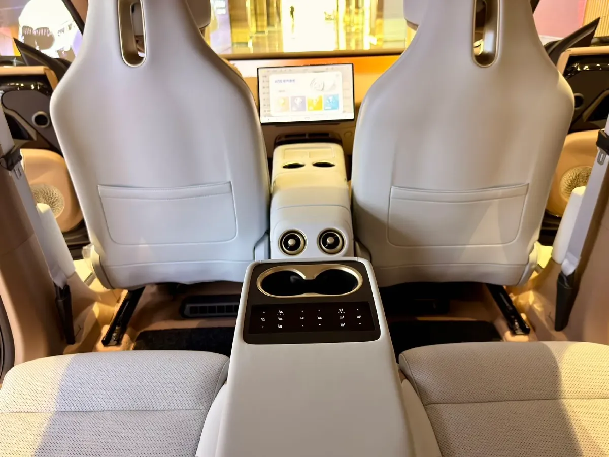 2026 Avatr 07 BEV,autocango,china used car exporter,china ev exporter,chinese used car exporter,chinese used ev exporter