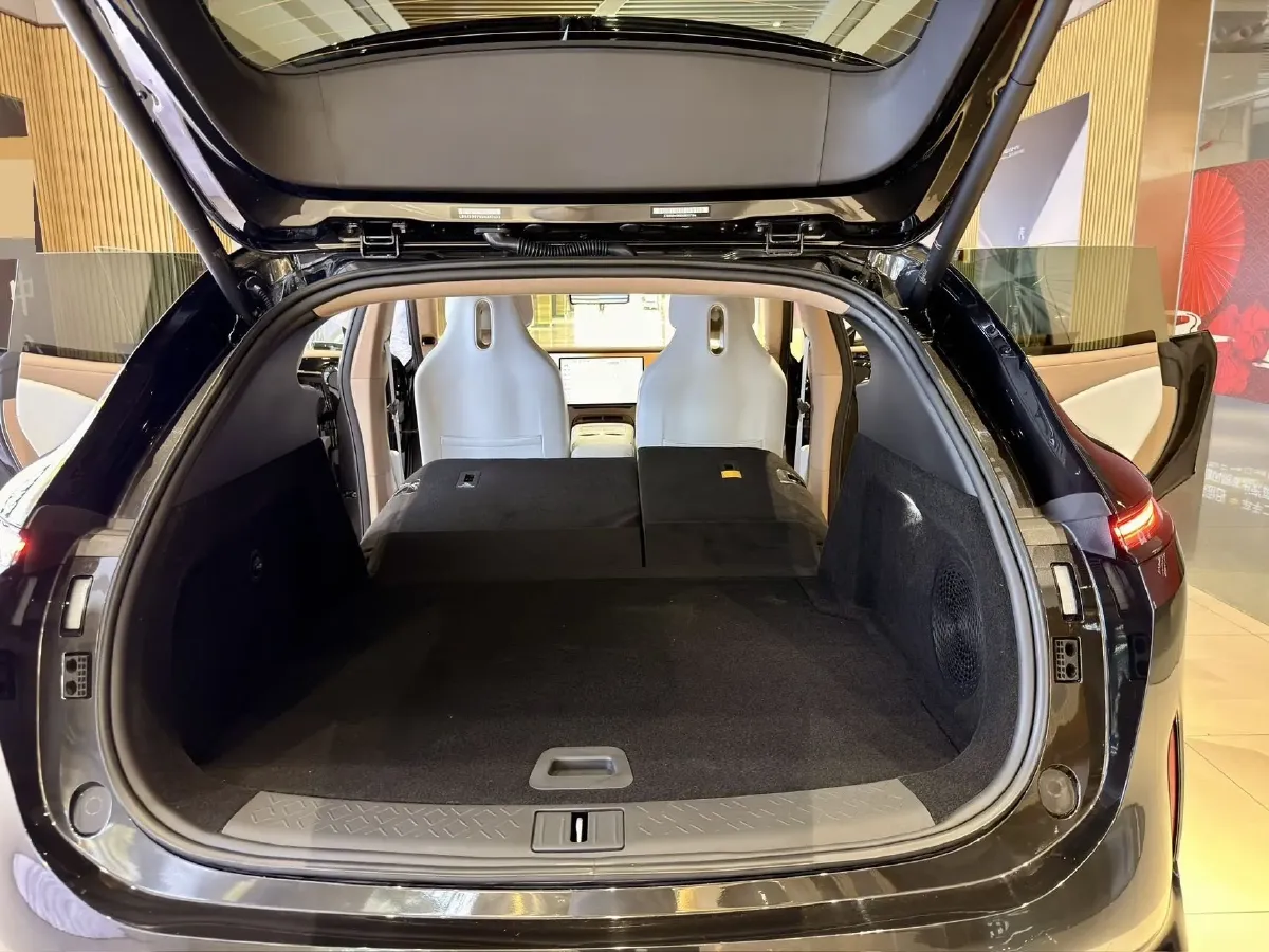 2026 Avatr 07 BEV,autocango,china used car exporter,china ev exporter,chinese used car exporter,chinese used ev exporter