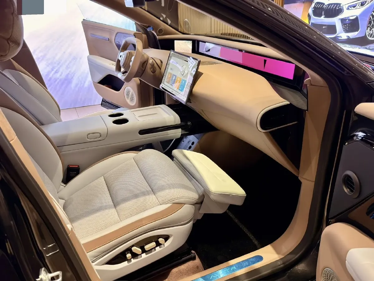 2026 Avatr 07 BEV,autocango,china used car exporter,china ev exporter,chinese used car exporter,chinese used ev exporter