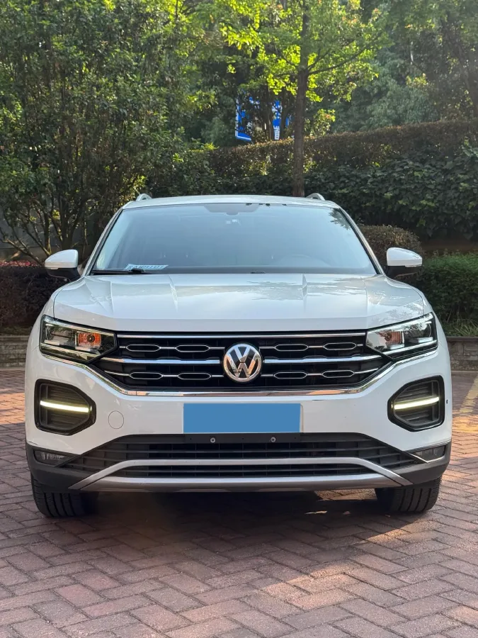 2019 Jeep Cherokee 2.0T 234HP L4 9AT,autocango,china used car exporter,china ev exporter,chinese used car exporter,chinese used ev exporter