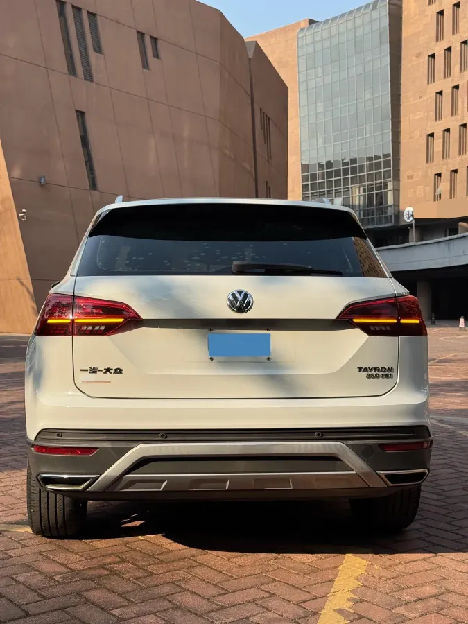 2019 Jeep Cherokee 2.0T 234HP L4 9AT,autocango,china used car exporter,china ev exporter,chinese used car exporter,chinese used ev exporter