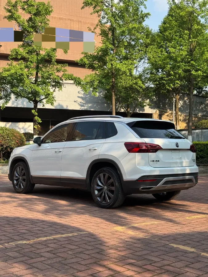 2019 Jeep Cherokee 2.0T 234HP L4 9AT,autocango,china used car exporter,china ev exporter,chinese used car exporter,chinese used ev exporter