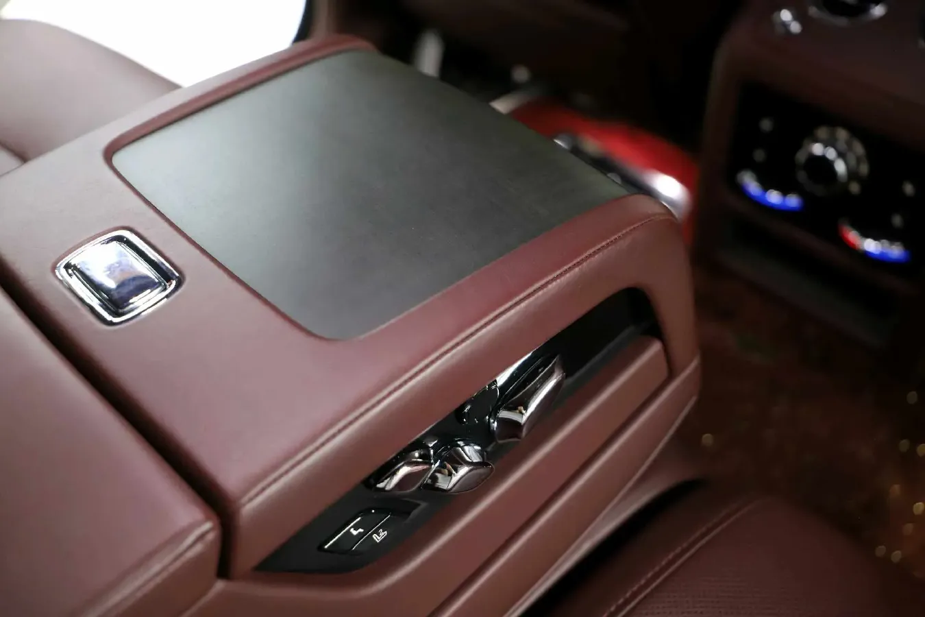 2021 Rolls-Royce Ghost 6.7T 571HP V12 8AT,autocango,china used car exporter,china ev exporter,chinese used car exporter,chinese used ev exporter