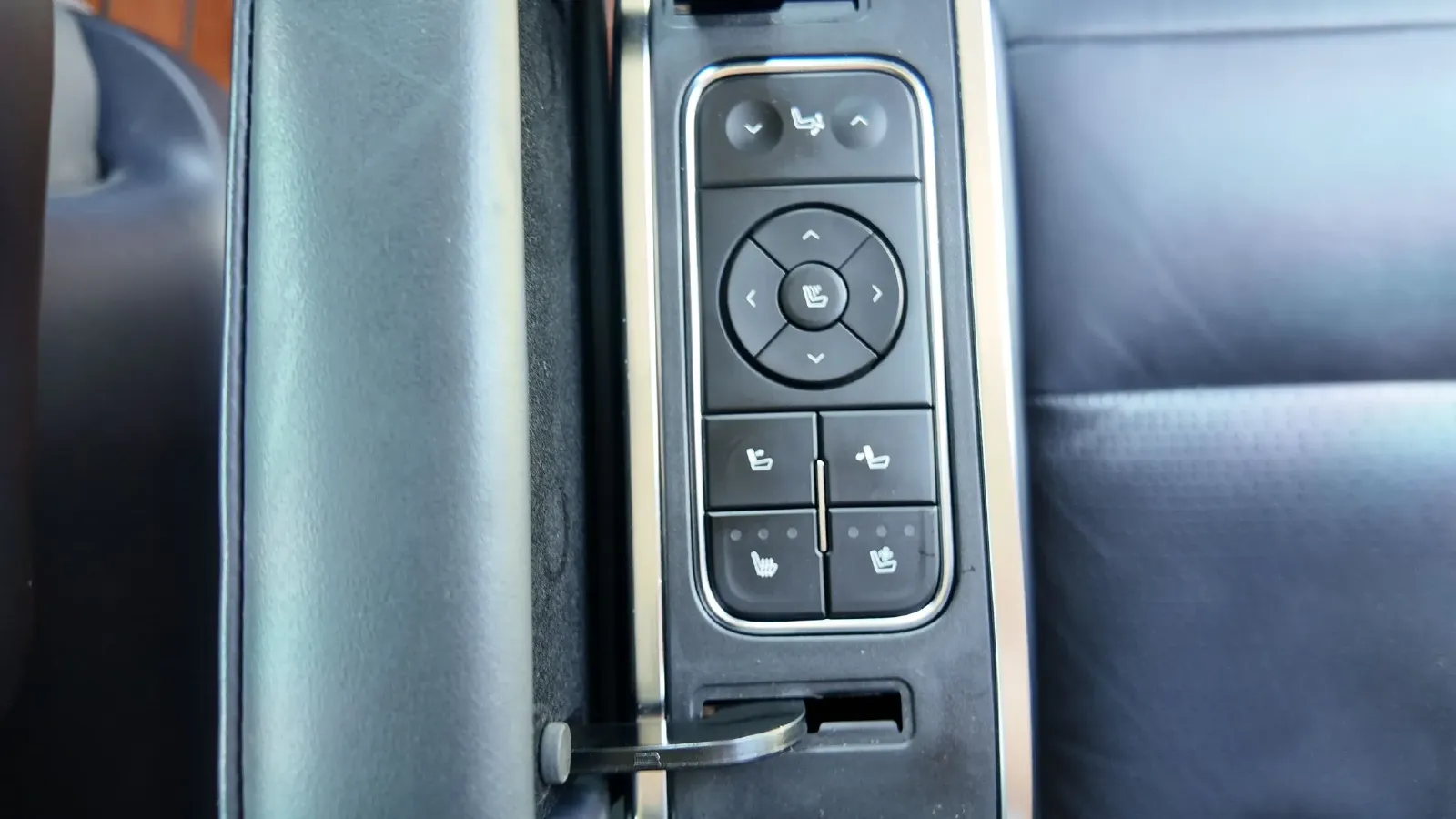 2021 GAC Trumpchi M8 2.0T 252HP L4 8AT,autocango,china used car exporter,china ev exporter,chinese used car exporter,chinese used ev exporter