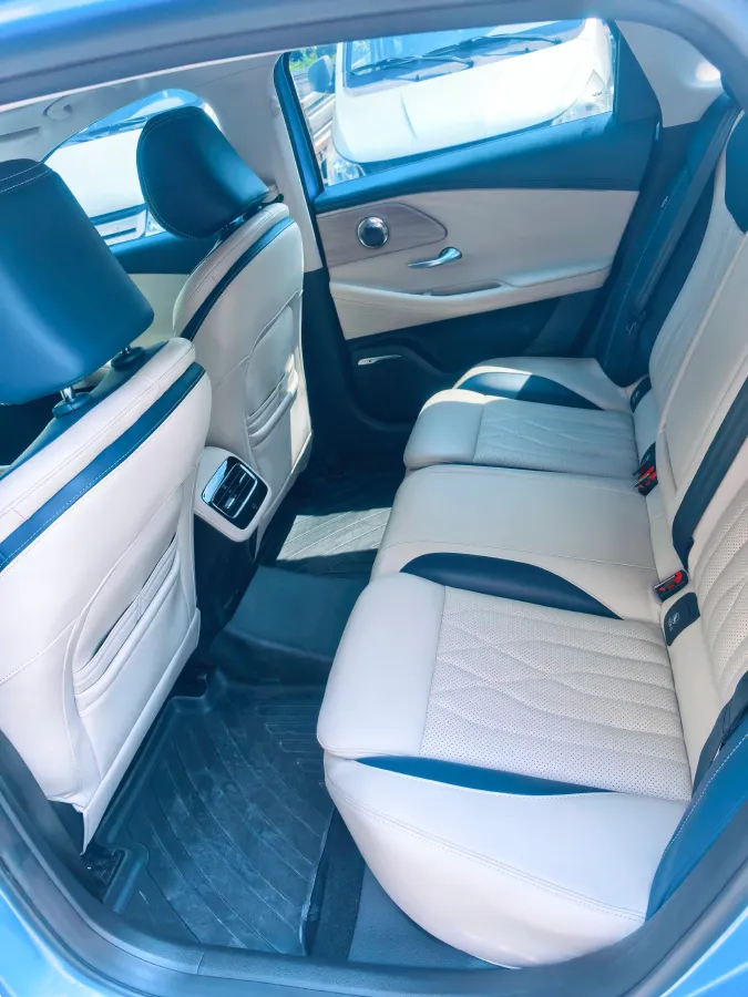 2022 Chery Arrizo 8 1.6T 197HP L4 7DCT,autocango,china used car exporter,china ev exporter,chinese used car exporter,chinese used ev exporter