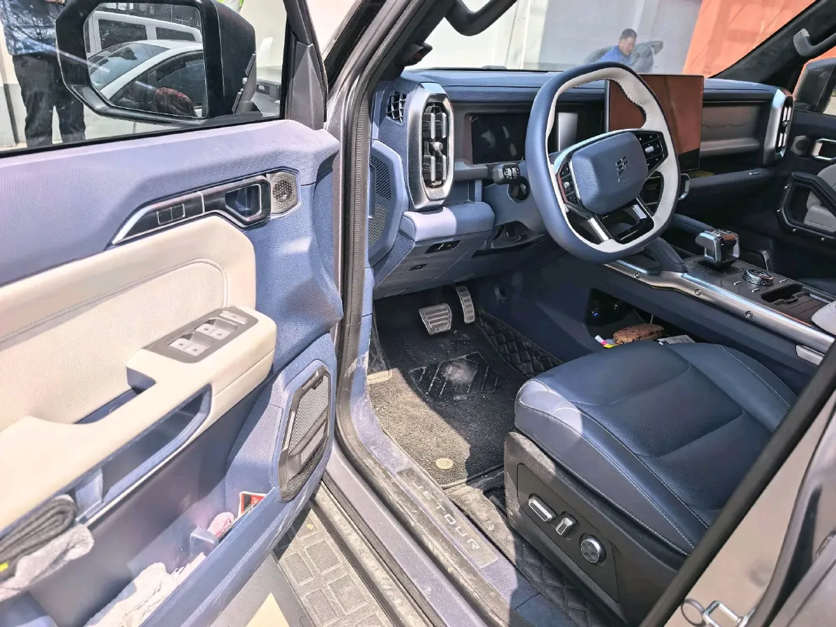 2024 Jetour ShanHai TravellerC-DM 1.5T 156HP L4 3DHT PHEV 43.24KWH,autocango,china used car exporter,china ev exporter,chinese used car exporter,chinese used ev exporter