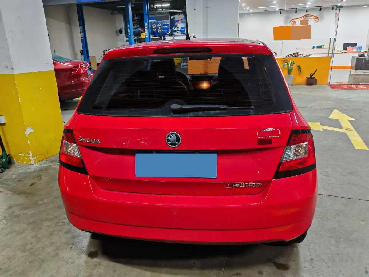 2017 Skoda Fabia 1.4L 90HP L4 6AT,autocango,china used car exporter,china ev exporter,chinese used car exporter,chinese used ev exporter