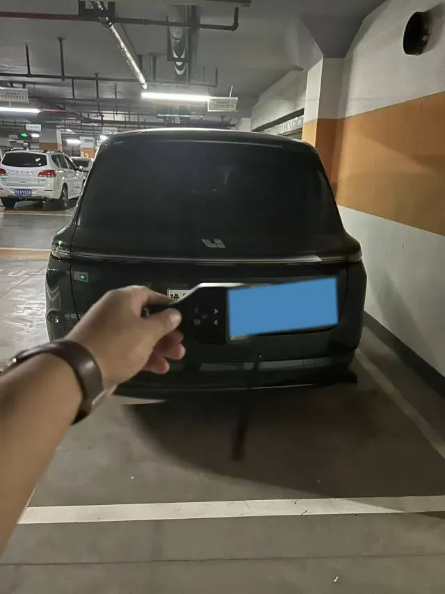 2023 Li L9 Range Extended 154HP REEV 42.6KWH,autocango,china used car exporter,china ev exporter,chinese used car exporter,chinese used ev exporter