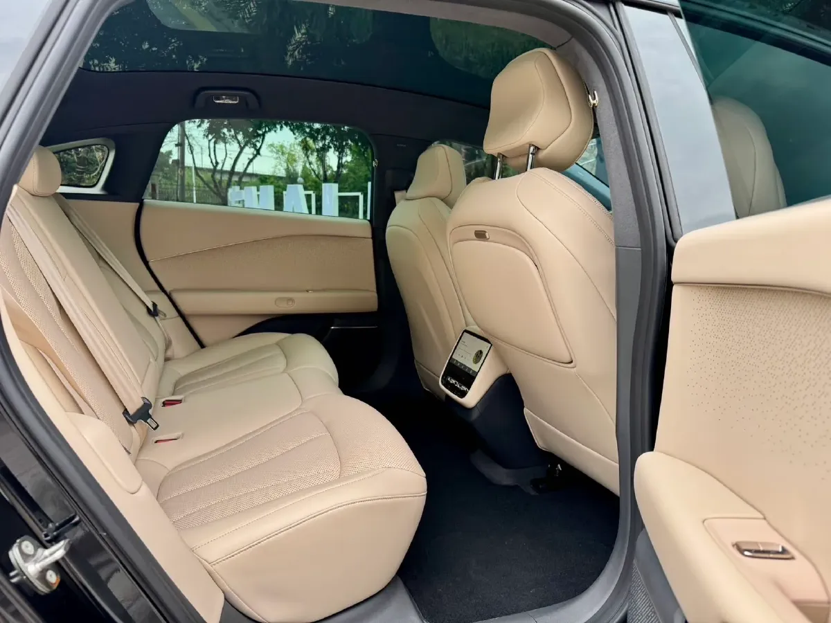 2024 Xpeng P7+ BEV 60.7KWH,autocango,china used car exporter,china ev exporter,chinese used car exporter,chinese used ev exporter