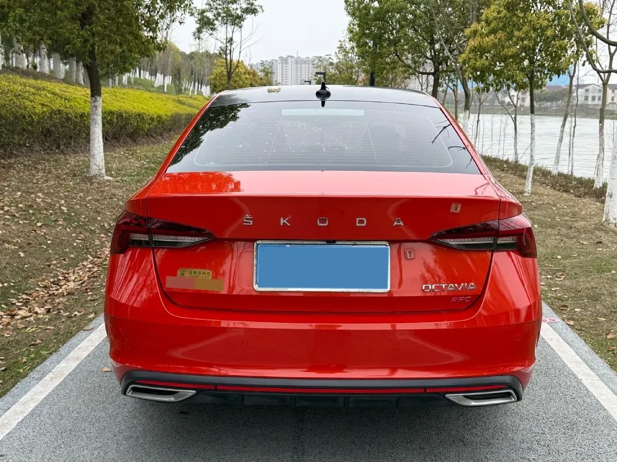 2021 Skoda Octavia 1.4T 150HP L4 7DCT,autocango,china used car exporter,china ev exporter,chinese used car exporter,chinese used ev exporter