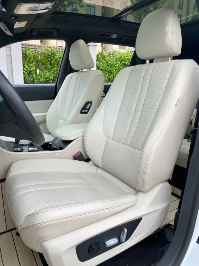 2020 Li ONE Range Extended 131HP REEV 40.5KWH,autocango,china used car exporter,china ev exporter,chinese used car exporter,chinese used ev exporter