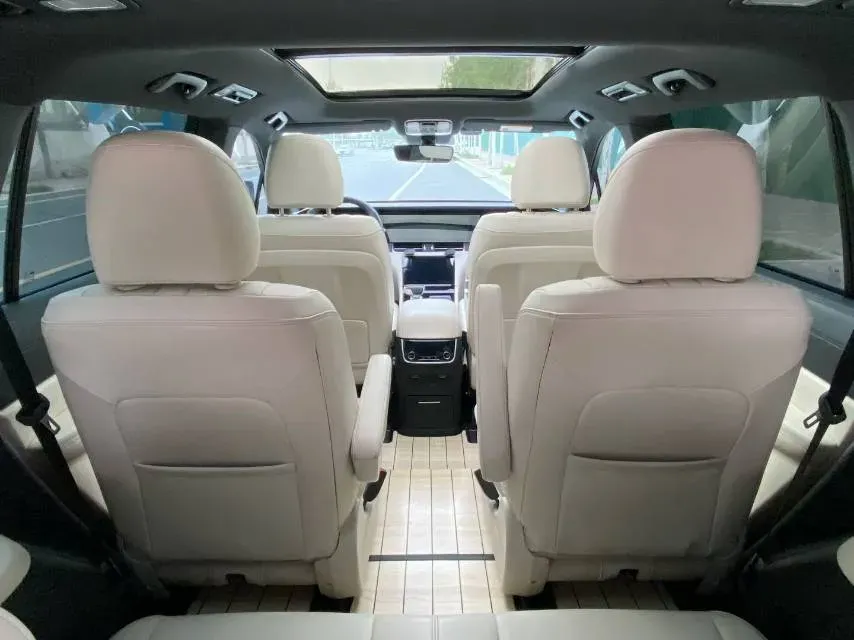 2020 Li ONE Range Extended 131HP REEV 40.5KWH,autocango,china used car exporter,china ev exporter,chinese used car exporter,chinese used ev exporter