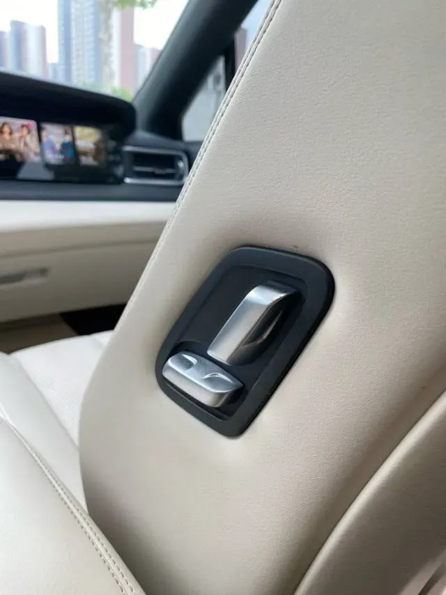 2020 Li ONE Range Extended 131HP REEV 40.5KWH,autocango,china used car exporter,china ev exporter,chinese used car exporter,chinese used ev exporter