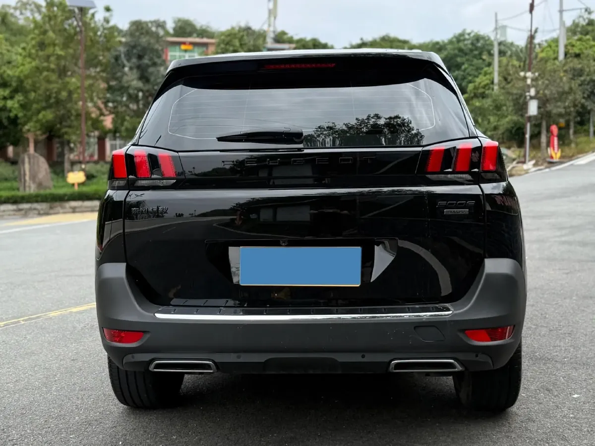 2023 Peugeot 5008 1.8T 211HP L4 8AT,autocango,china used car exporter,china ev exporter,chinese used car exporter,chinese used ev exporter