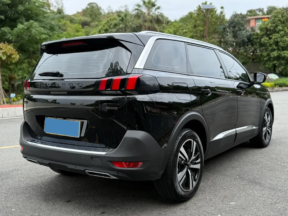 2023 Peugeot 5008 1.8T 211HP L4 8AT,autocango,china used car exporter,china ev exporter,chinese used car exporter,chinese used ev exporter