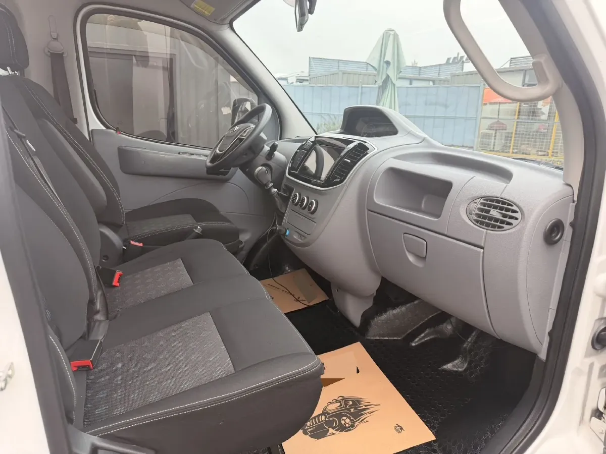 2021 MAXUS XinTu V80 2.0T 127HP L4 6MT,autocango,china used car exporter,china ev exporter,chinese used car exporter,chinese used ev exporter