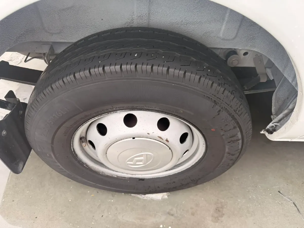 2021 MAXUS XinTu V80 2.0T 127HP L4 6MT,autocango,china used car exporter,china ev exporter,chinese used car exporter,chinese used ev exporter