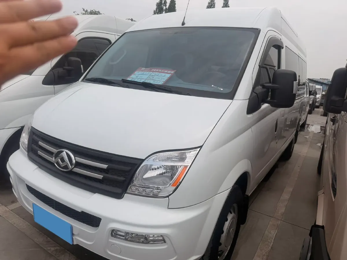 2021 MAXUS XinTu V80 2.0T 127HP L4 6MT,autocango,china used car exporter,china ev exporter,chinese used car exporter,chinese used ev exporter
