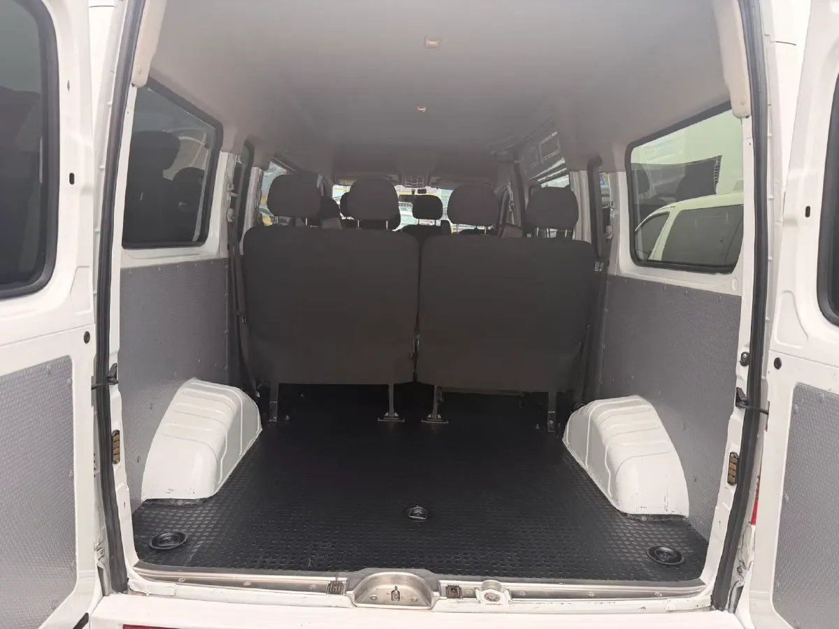 2021 MAXUS XinTu V80 2.0T 127HP L4 6MT,autocango,china used car exporter,china ev exporter,chinese used car exporter,chinese used ev exporter