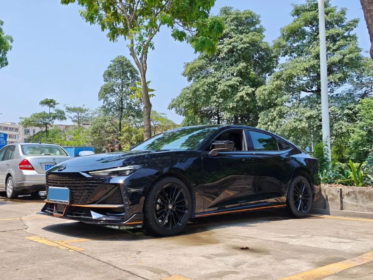 2022 ChangAn UNI-V 1.5T 188HP L4 7DCT,autocango,china used car exporter,china ev exporter,chinese used car exporter,chinese used ev exporter