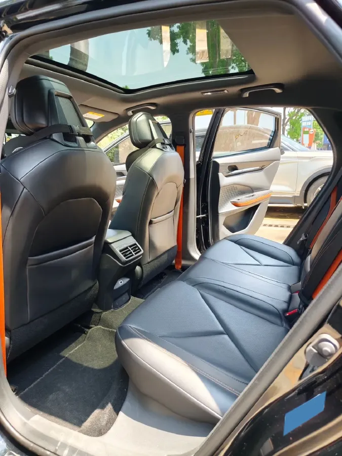 2022 ChangAn UNI-V 1.5T 188HP L4 7DCT,autocango,china used car exporter,china ev exporter,chinese used car exporter,chinese used ev exporter