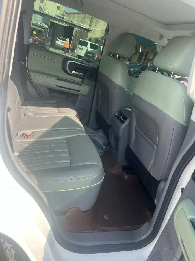 2024 Beijing BJ40 2.0T 245HP L4 8AT,autocango,china used car exporter,china ev exporter,chinese used car exporter,chinese used ev exporter