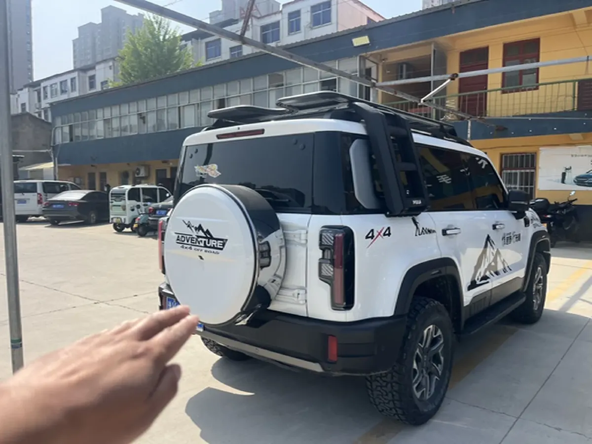2024 Beijing BJ40 2.0T 245HP L4 8AT,autocango,china used car exporter,china ev exporter,chinese used car exporter,chinese used ev exporter