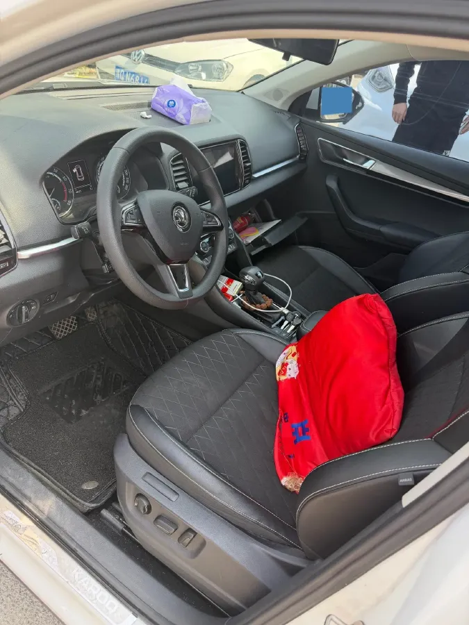 2021 Skoda Karoq 1.4T 150HP L4 7DCT,autocango,china used car exporter,china ev exporter,chinese used car exporter,chinese used ev exporter