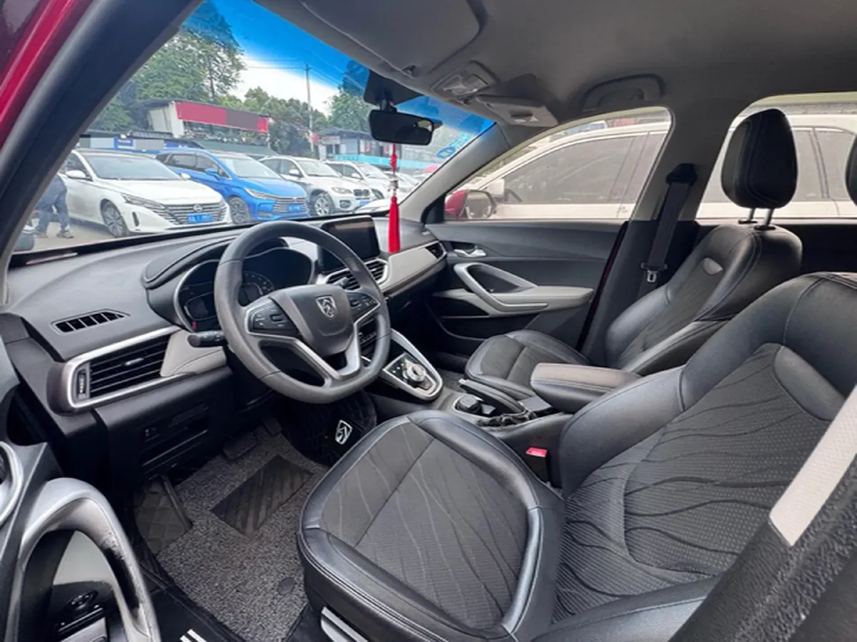 2017 BaoJun 310W 1.5L 105HP L4 6MT,autocango,china used car exporter,china ev exporter,chinese used car exporter,chinese used ev exporter