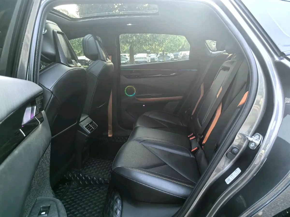 2022 ChangAn UNI-V 1.5T 188HP L4 7DCT,autocango,china used car exporter,china ev exporter,chinese used car exporter,chinese used ev exporter