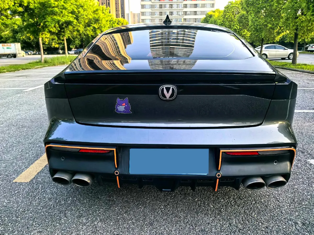 2022 ChangAn UNI-V 1.5T 188HP L4 7DCT,autocango,china used car exporter,china ev exporter,chinese used car exporter,chinese used ev exporter