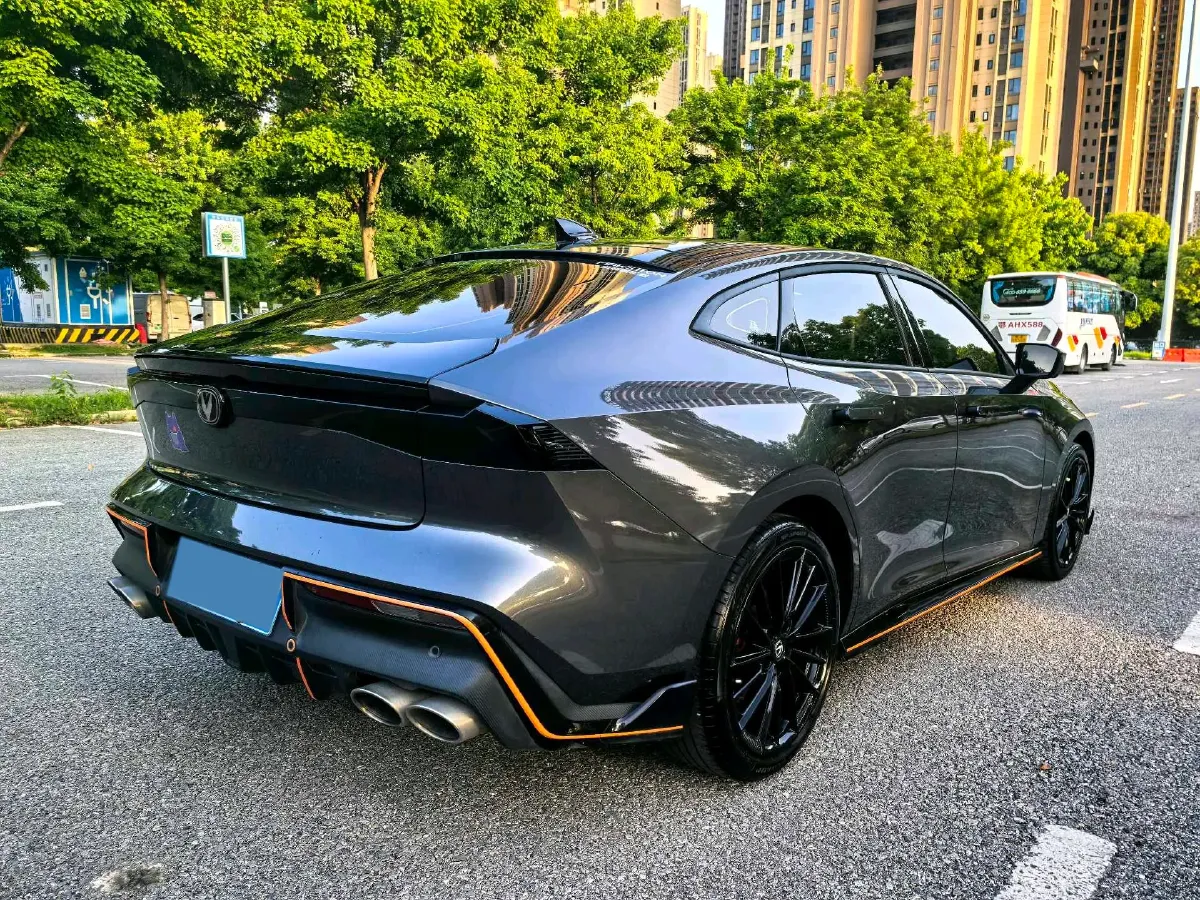 2022 ChangAn UNI-V 1.5T 188HP L4 7DCT,autocango,china used car exporter,china ev exporter,chinese used car exporter,chinese used ev exporter