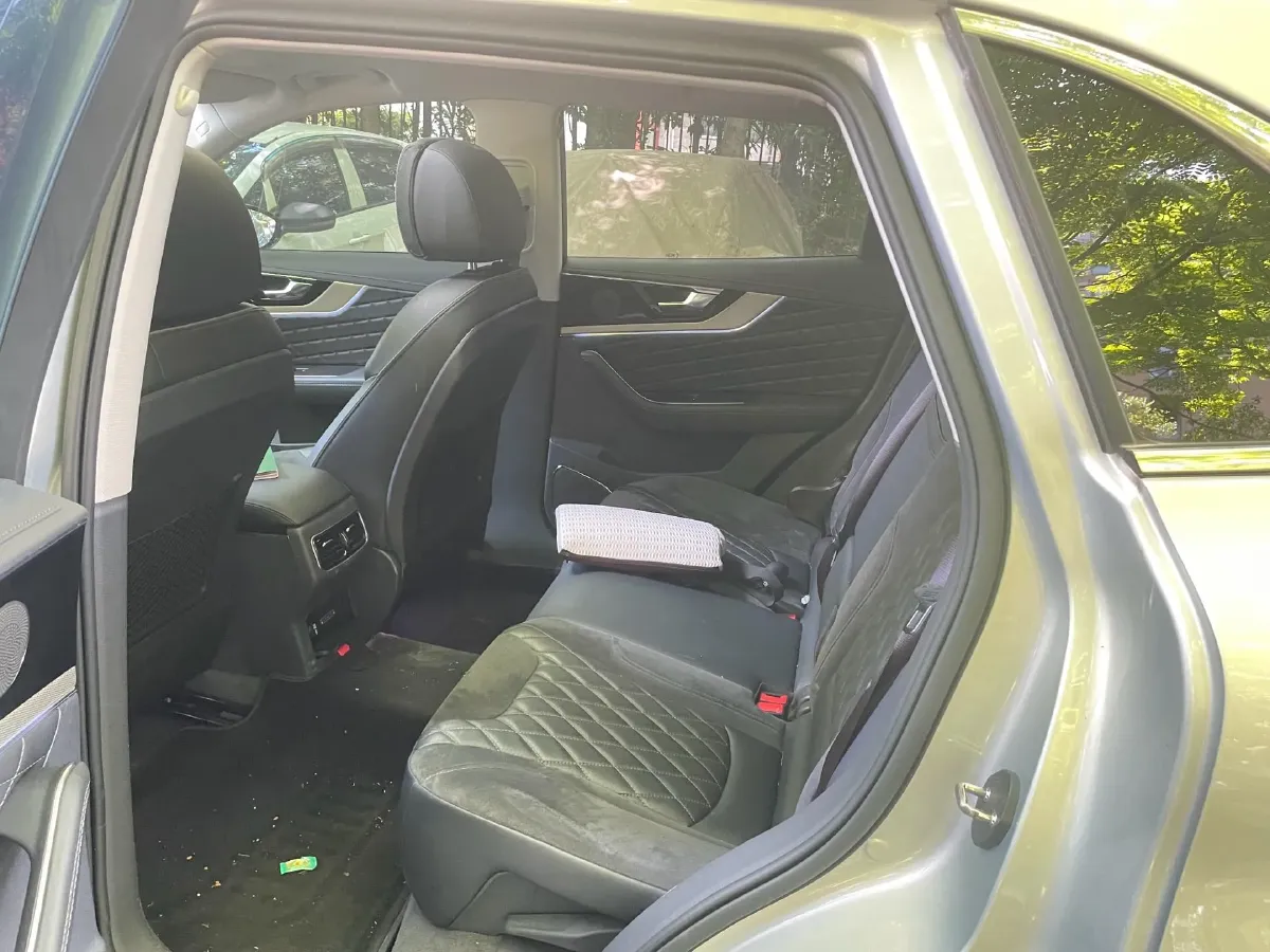 2019 HongQi HS5 2.0T 224HP L4 6AT,autocango,china used car exporter,china ev exporter,chinese used car exporter,chinese used ev exporter