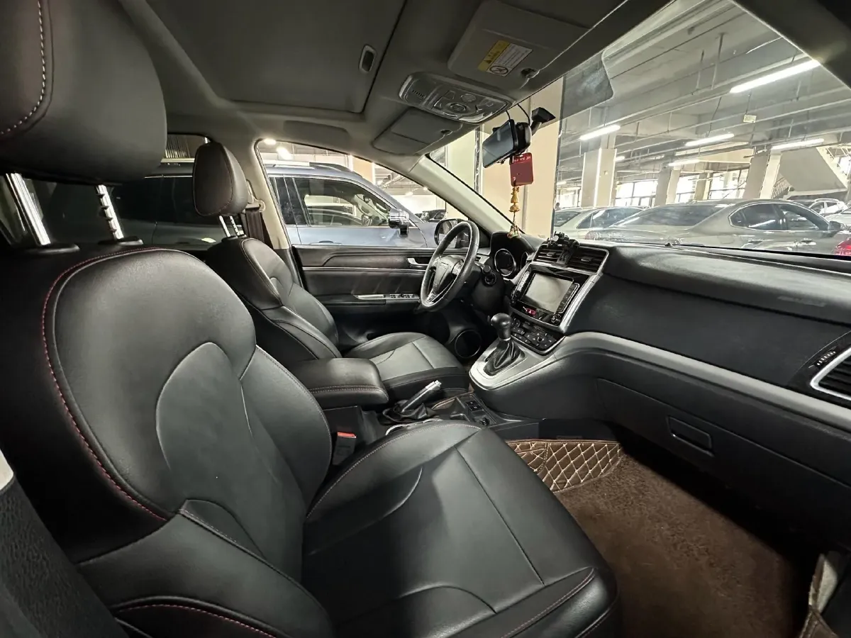 2019 Haval M6 1.5T 150HP L4 7DCT,autocango,china used car exporter,china ev exporter,chinese used car exporter,chinese used ev exporter