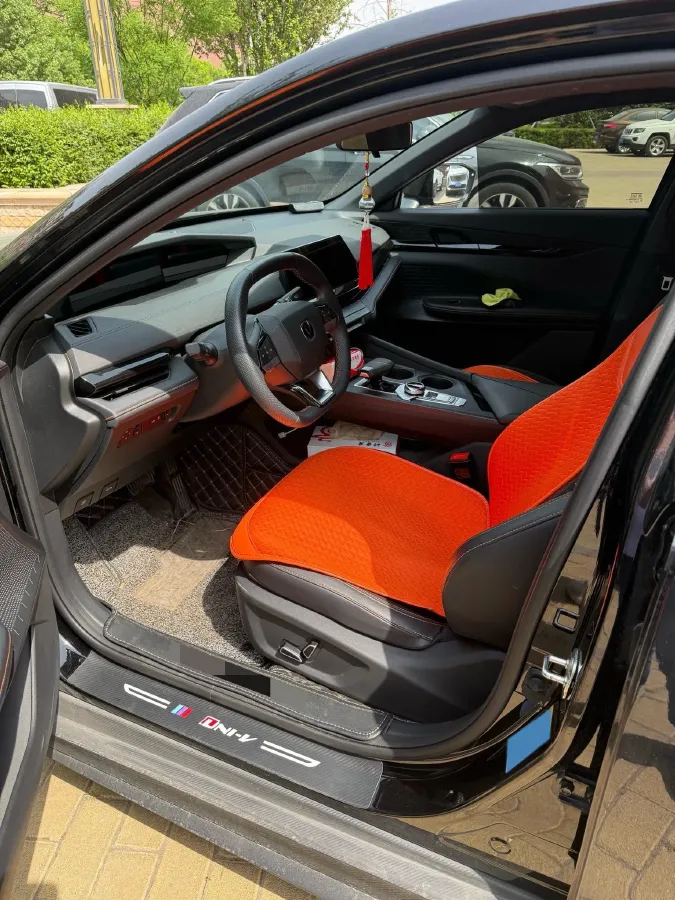 2023 ChangAn UNI-V 1.5T 188HP L4 7DCT,autocango,china used car exporter,china ev exporter,chinese used car exporter,chinese used ev exporter