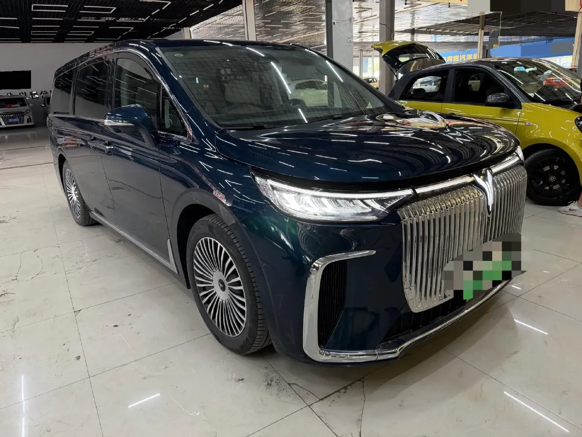 2025 Voyah Dream 1.5T 150HP L4 PHEV 41.7KWH,autocango,china used car exporter,china ev exporter,chinese used car exporter,chinese used ev exporter